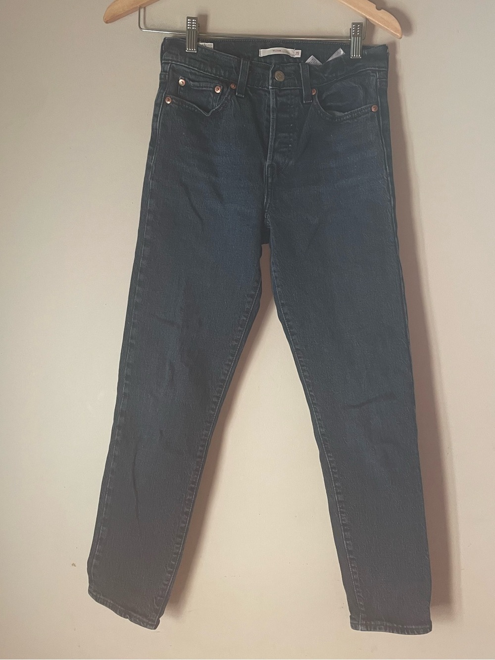 ✨ Levi’s | High Rise Button Fly Jeans